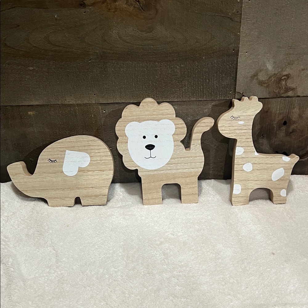 5/$30 Wooden Animal Decor Set - Elephant, Lion, Giraffe